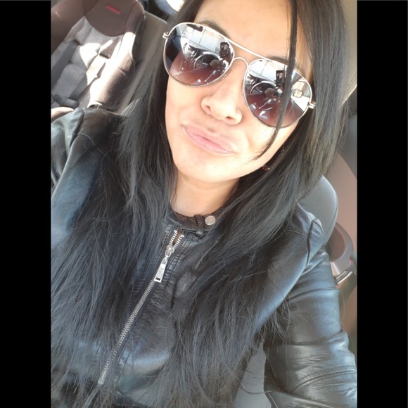 Meet your Posher, Carisa - Picture 4 of 4